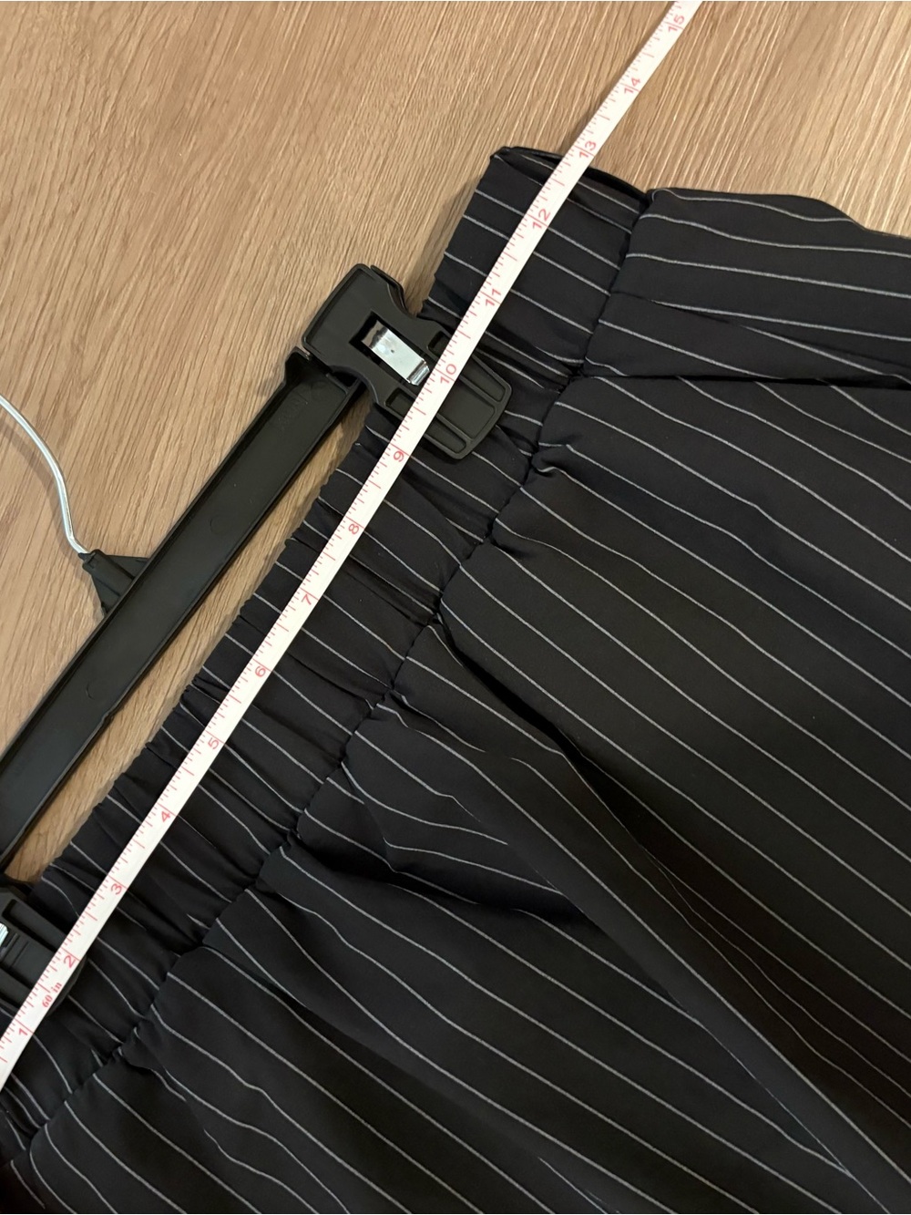 ALO Yoga RARE Pinstripe Daylight Mini Skirt Skort Black Titanium Medium - Picture 8 of 12